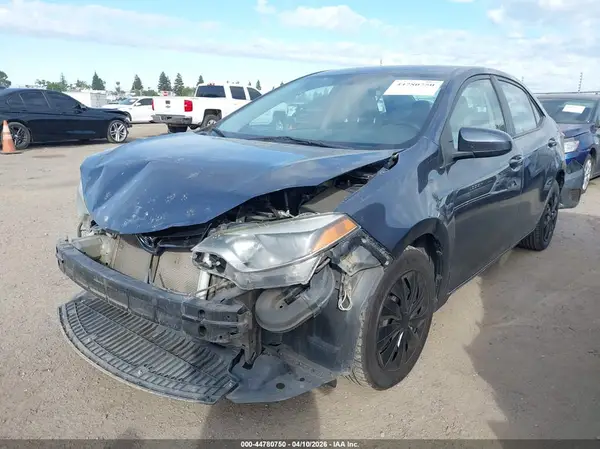 5YFBURHE2GP504258 2016 TOYOTA COROLLA - Image 2