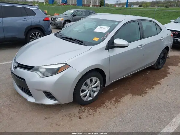5YFBURHE2GP505281 2016 TOYOTA COROLLA - Image 2