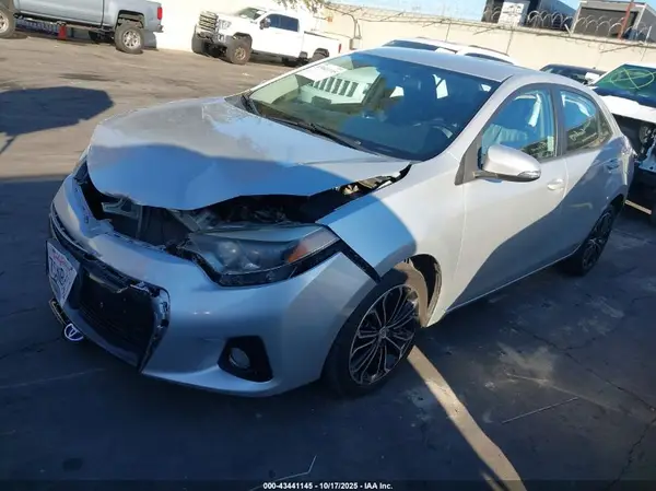 5YFBURHE2GP505863 2016 TOYOTA COROLLA - Image 2