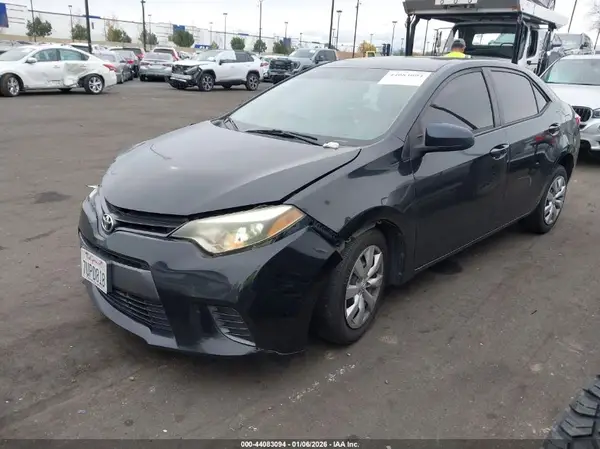 5YFBURHE2GP516135 2016 TOYOTA COROLLA - Image 2