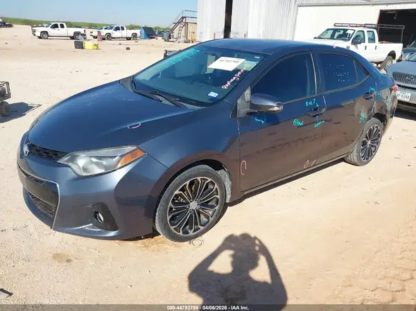 5YFBURHE2GP517687 2016 TOYOTA COROLLA - Image 2