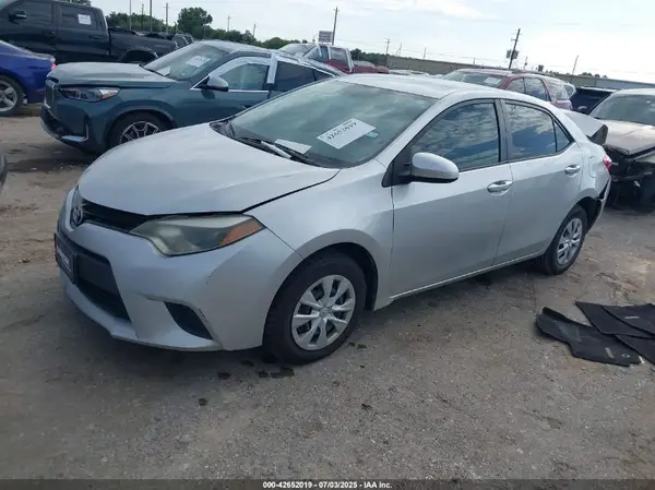 5YFBURHE2GP519889 2016 TOYOTA COROLLA - Image 2