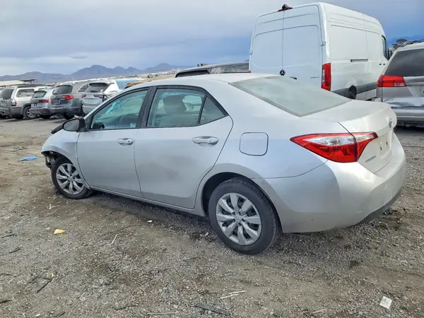 5YFBURHE2GP523828 2016 TOYOTA COROLLA - Image 2