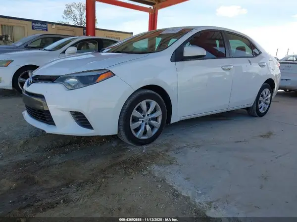 5YFBURHE2GP524008 2016 TOYOTA COROLLA - Image 2