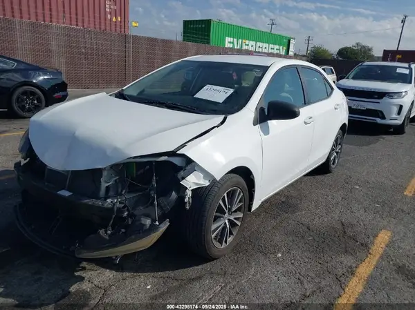 5YFBURHE2GP526423 2016 TOYOTA COROLLA - Image 2