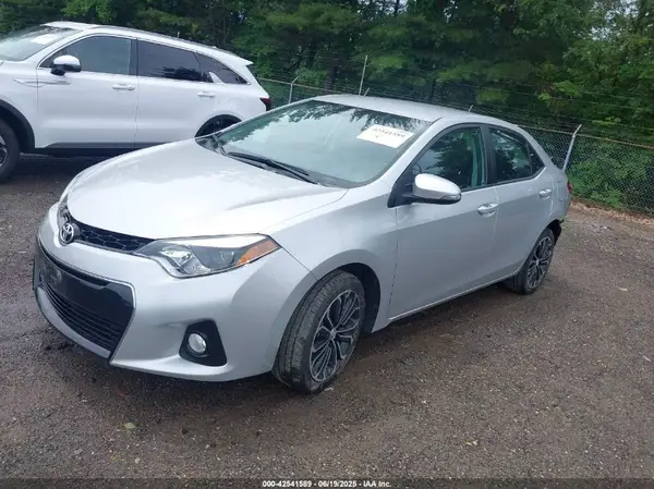 5YFBURHE2GP540001 2016 TOYOTA COROLLA - Image 2