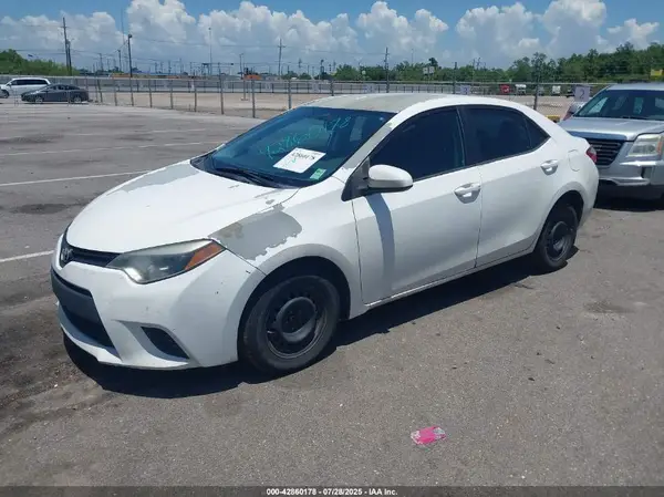 5YFBURHE2GP543397 2016 TOYOTA COROLLA - Image 2