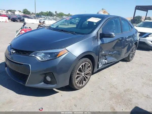 5YFBURHE2GP547837 2016 TOYOTA COROLLA - Image 2