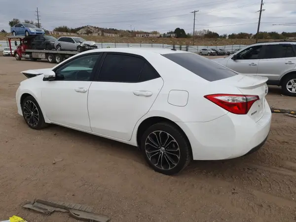 5YFBURHE2GP551693 2016 TOYOTA COROLLA - Image 2
