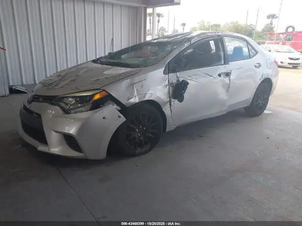 5YFBURHE2GP555419 2016 TOYOTA COROLLA - Image 2