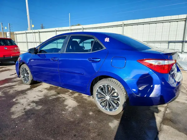 5YFBURHE2GP560569 2016 TOYOTA COROLLA - Image 2