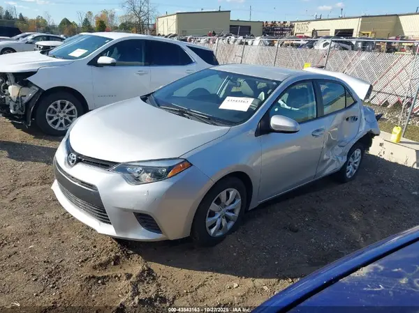 5YFBURHE2GP562242 2016 TOYOTA COROLLA - Image 2