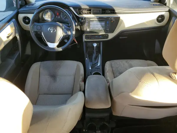 5YFBURHE2HP570178 2017 TOYOTA COROLLA - Image 8