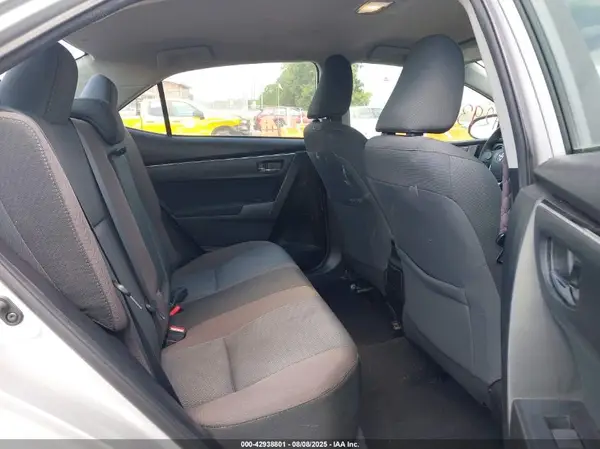 5YFBURHE2HP571332 2017 TOYOTA COROLLA - Image 8