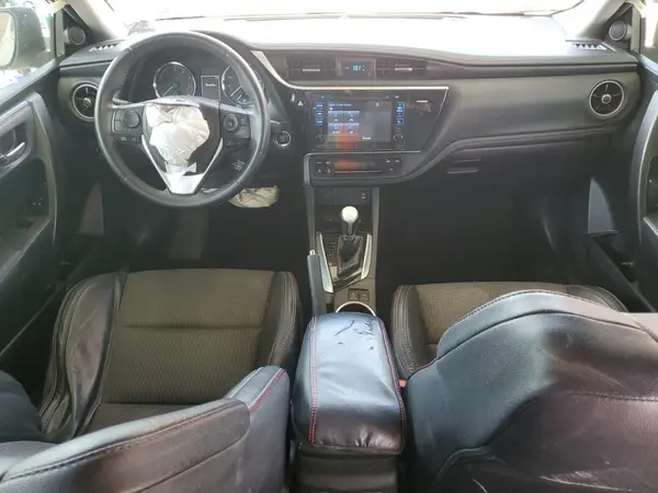 5YFBURHE2HP572741 2017 TOYOTA COROLLA - Image 8