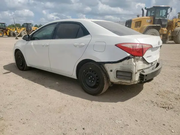 5YFBURHE2HP574456 2017 TOYOTA COROLLA - Image 2