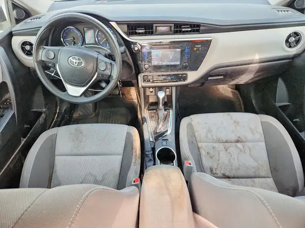 5YFBURHE2HP574943 2017 TOYOTA COROLLA - Image 8
