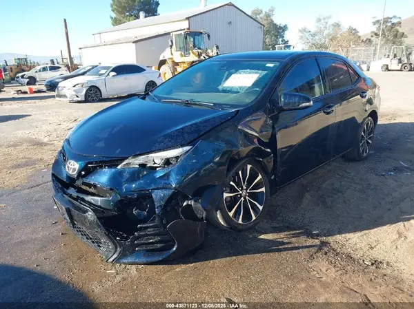 5YFBURHE2HP575980 2017 TOYOTA COROLLA - Image 2