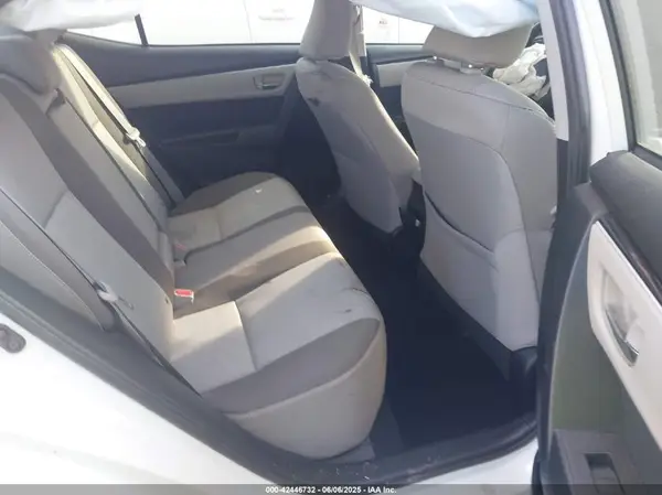 5YFBURHE2HP575994 2017 TOYOTA COROLLA - Image 8