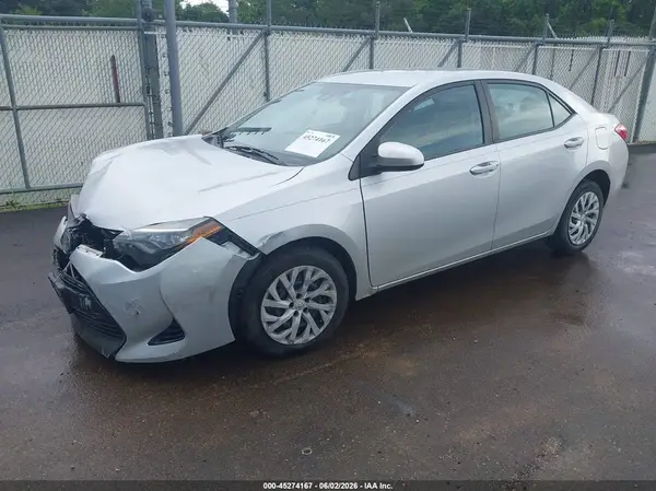 5YFBURHE2HP577650 2017 TOYOTA COROLLA - Image 2