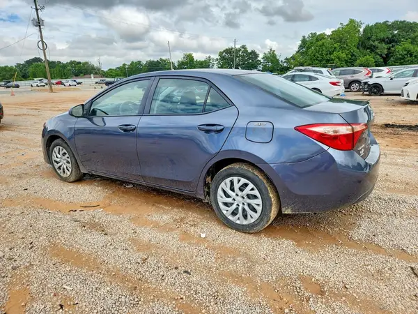 5YFBURHE2HP578135 2017 TOYOTA COROLLA - Image 2