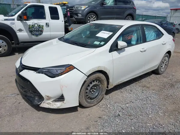 5YFBURHE2HP578927 2017 TOYOTA COROLLA - Image 2