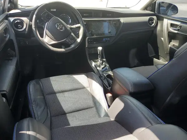 5YFBURHE2HP581391 2017 TOYOTA COROLLA - Image 8