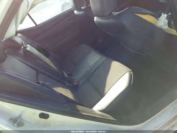 5YFBURHE2HP582055 2017 TOYOTA COROLLA - Image 8
