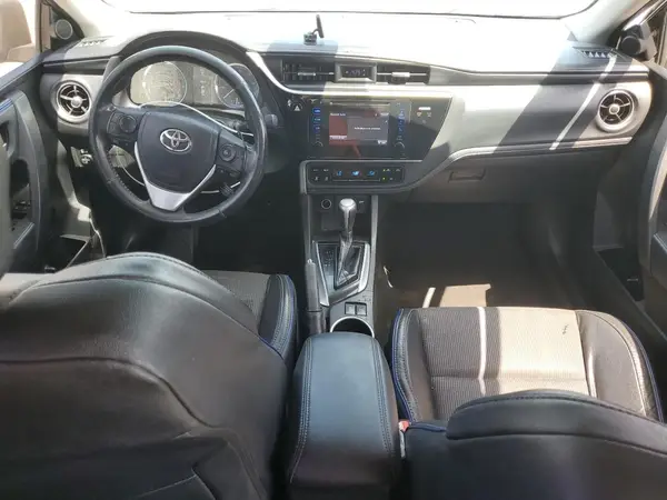 5YFBURHE2HP585148 2017 TOYOTA COROLLA - Image 8