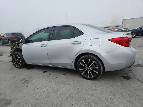 5YFBURHE2HP585683 2017 TOYOTA COROLLA - Image 2