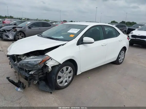 5YFBURHE2HP586333 2017 TOYOTA COROLLA - Image 2