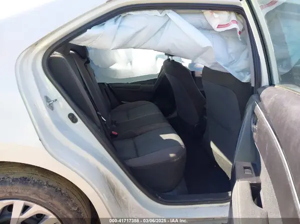 5YFBURHE2HP588082 2017 TOYOTA COROLLA - Image 8