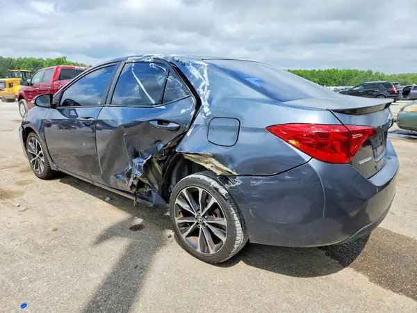 5YFBURHE2HP588700 2017 TOYOTA COROLLA - Image 2