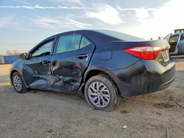 5YFBURHE2HP590057 2017 TOYOTA COROLLA - Image 2