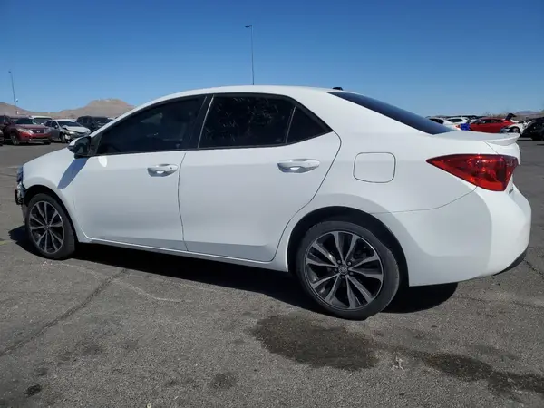 5YFBURHE2HP591824 2017 TOYOTA COROLLA - Image 2