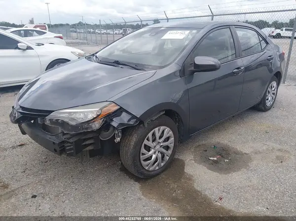 5YFBURHE2HP593377 2017 TOYOTA COROLLA - Image 2