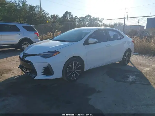 5YFBURHE2HP594335 2017 TOYOTA COROLLA - Image 2