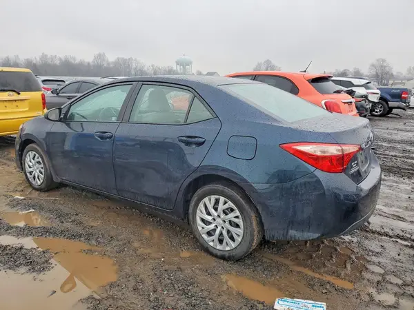 5YFBURHE2HP596487 2017 TOYOTA COROLLA - Image 2
