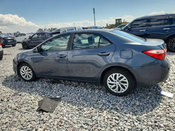 5YFBURHE2HP598708 2017 TOYOTA COROLLA - Image 2