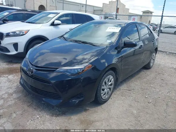 5YFBURHE2HP599101 2017 TOYOTA COROLLA - Image 2