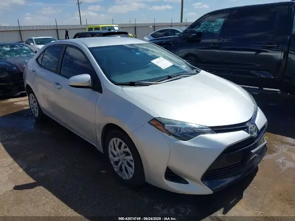 5YFBURHE2HP599826 2017 TOYOTA COROLLA - Image 1