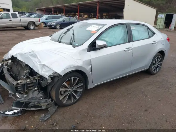 5YFBURHE2HP600151 2017 TOYOTA COROLLA - Image 2