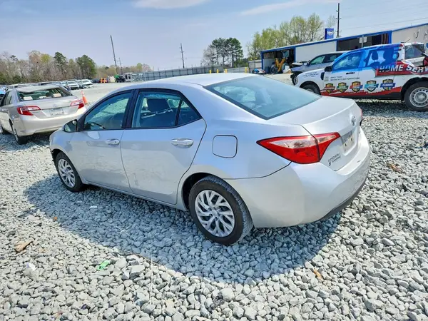 5YFBURHE2HP601543 2017 TOYOTA COROLLA - Image 2