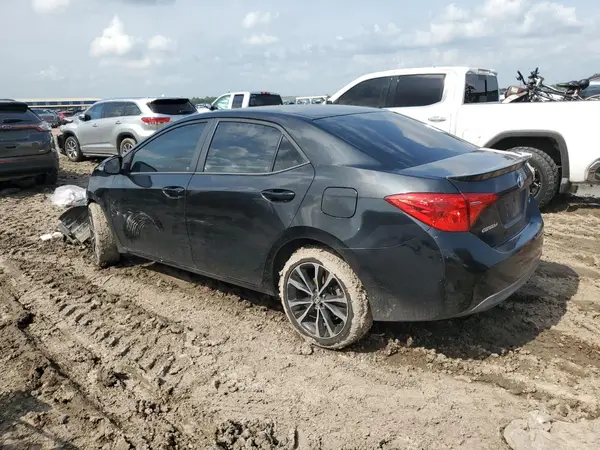 5YFBURHE2HP602269 2017 TOYOTA COROLLA - Image 2