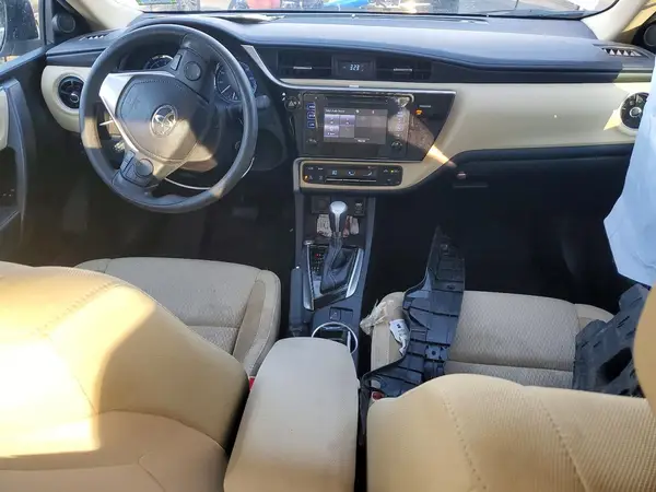 5YFBURHE2HP606497 2017 TOYOTA COROLLA - Image 8