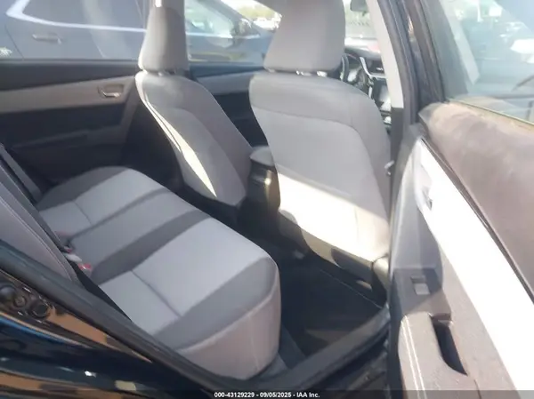 5YFBURHE2HP609433 2017 TOYOTA COROLLA - Image 8