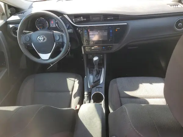 5YFBURHE2HP613059 2017 TOYOTA COROLLA - Image 8