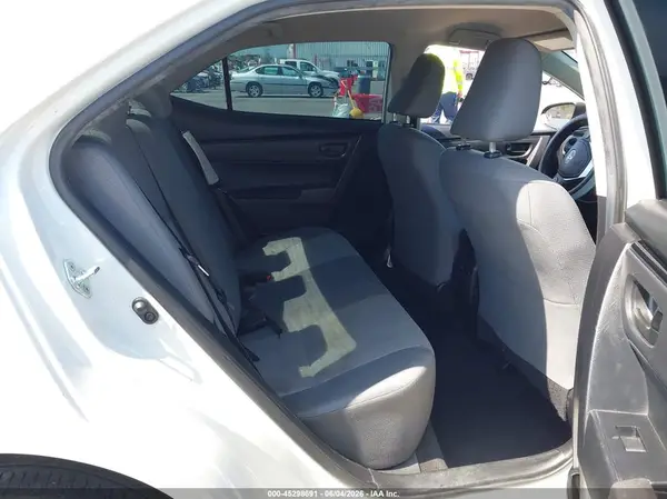 5YFBURHE2HP613465 2017 TOYOTA COROLLA - Image 8