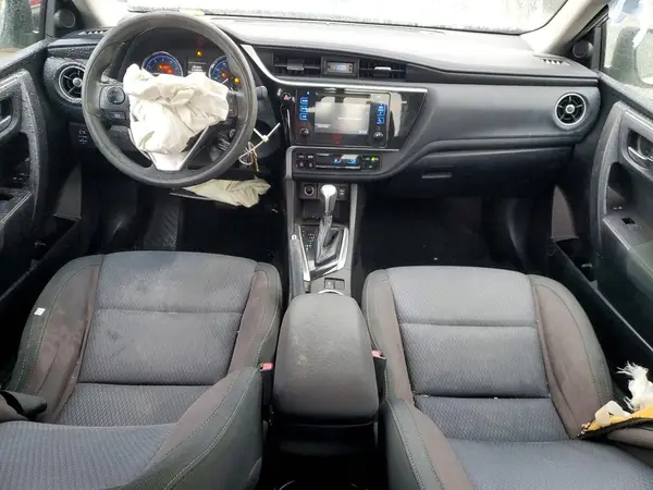 5YFBURHE2HP613904 2017 TOYOTA COROLLA - Image 8