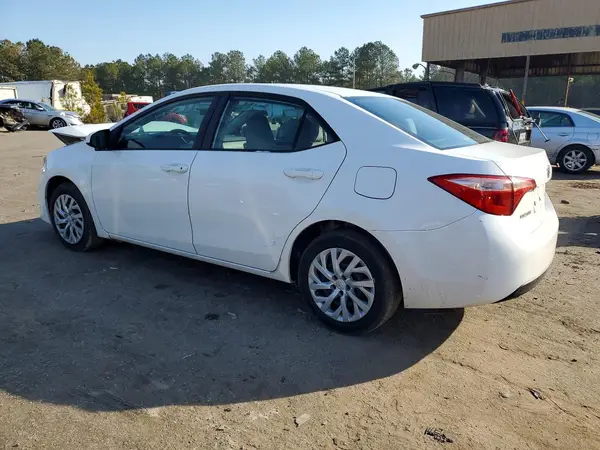 5YFBURHE2HP613949 2017 TOYOTA COROLLA - Image 2